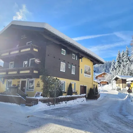 Haus Rohrmoser Guest house