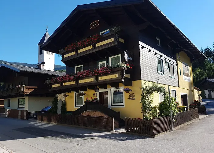 Haus Rohrmoser 招待所 3*