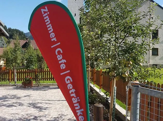 Haus Rohrmoser 招待所 3*