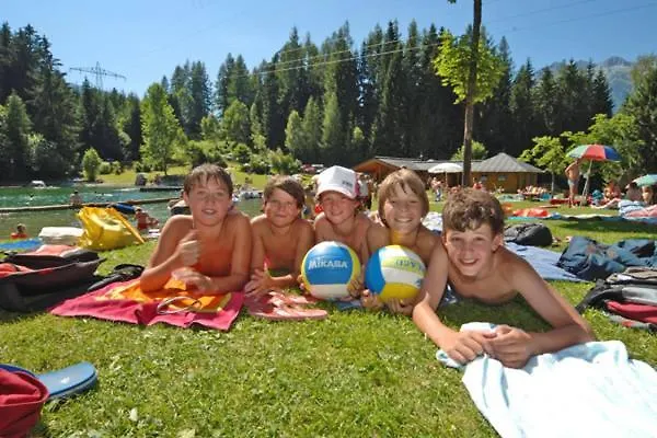 Haus Rohrmoser 招待所 3*